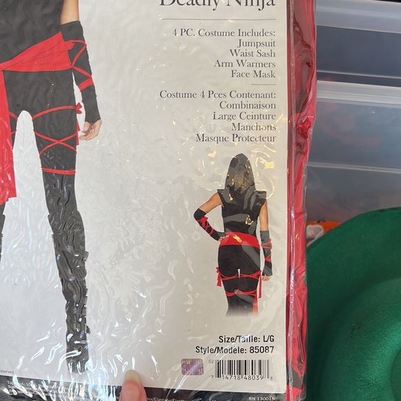 I have many Halloween 🎃costumes to unload, see my closet. Leg avenue. Ninja - Picture 3 of 3